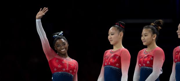 Simone Biles, con el equipo de EE UU de gimnasia artística