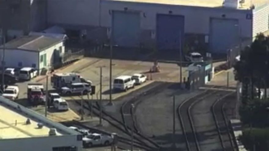 Varios muertos y heridos en un tiroteo en California