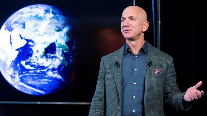 Jeff Bezos deja de ser consejero delegado de Amazon y le sustituye Andy Jassy