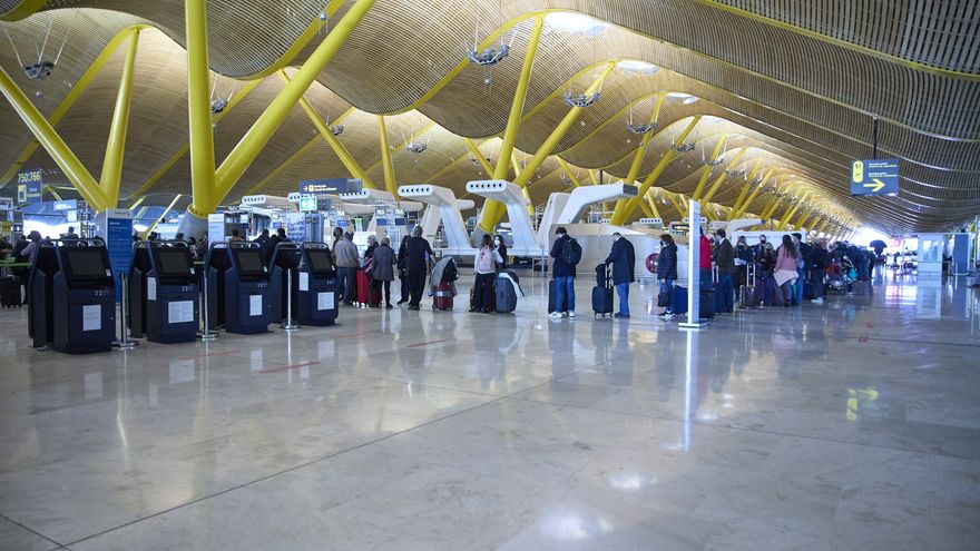 Las aerolíneas piden más Policía para evitar las largas colas en los controles de los aeropuertos