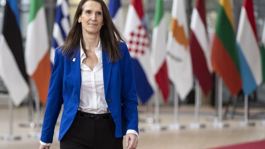 La ministra de Exteriores belga deja el cargo temporalmente por el cáncer de su marido