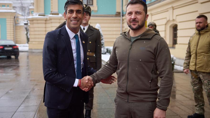 Rishi Sunak visita Ucrania y ofrece más armamento de defensa antiaérea a Zelenski