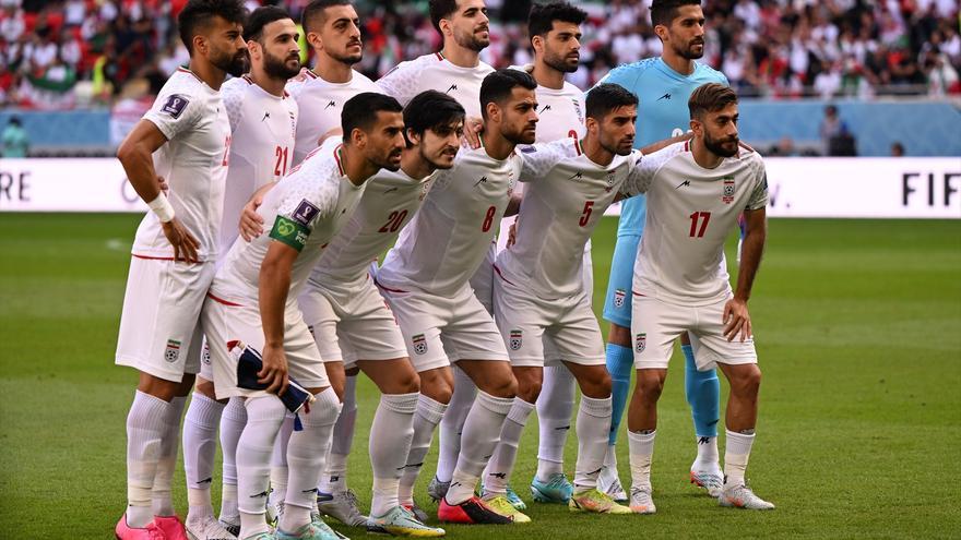 Irán amenaza a los jugadores de su selección con torturar a sus familiares por no cantar el himno nacional