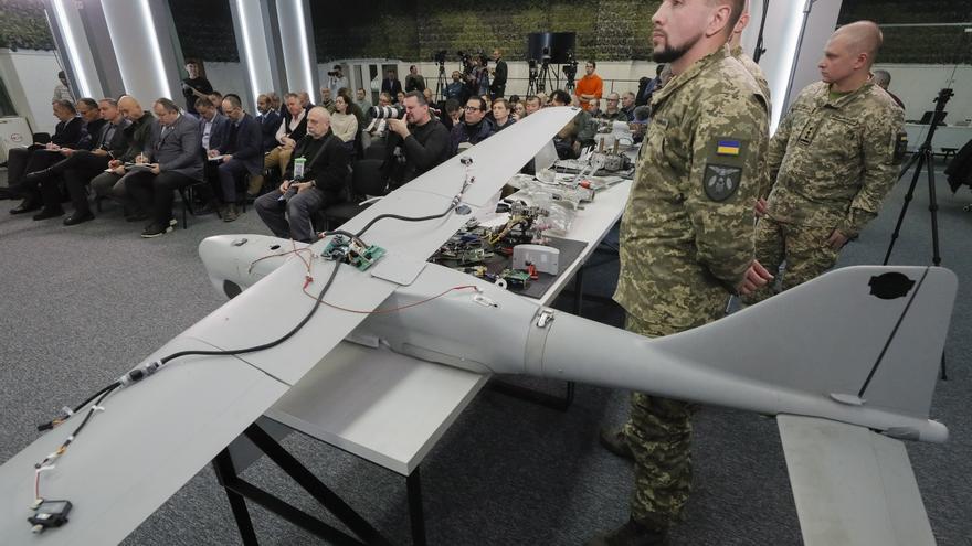 Al menos tres muertos en ataque con un dron contra aeródromo en Rusia