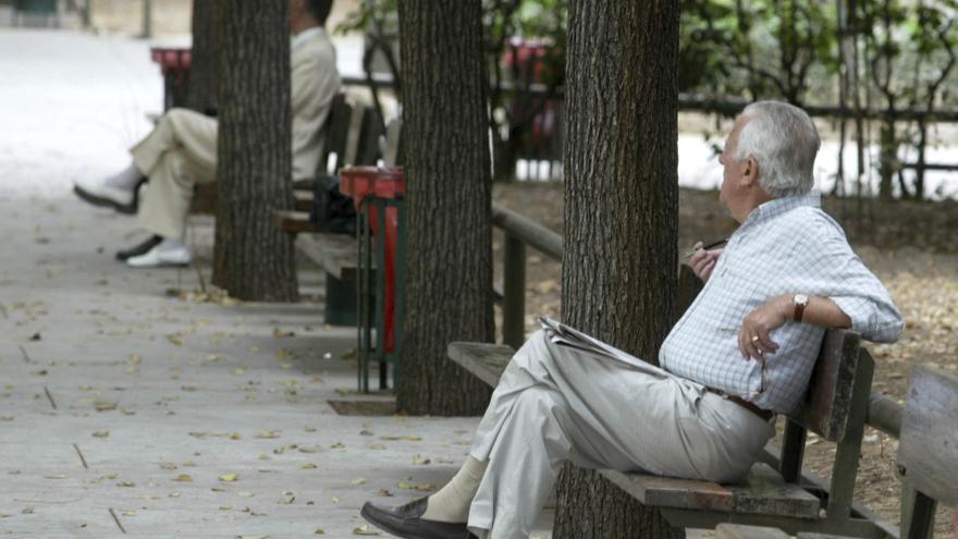 El Supremo abre la puerta a jubilados de banca a reclamar la devolución de pagos por el IRPF