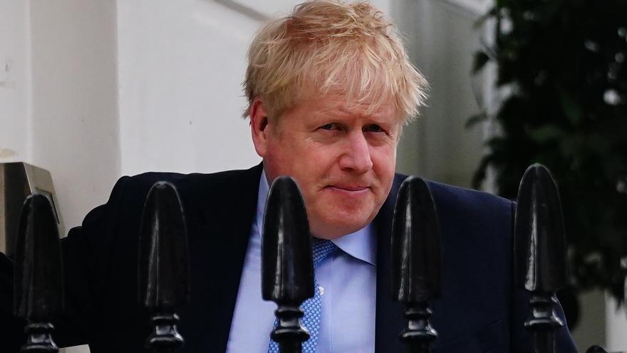 El fantasma de los ex: Boris Johnson y Liz Truss hacen piña contra Rishi Sunak