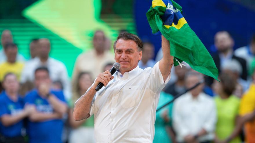 Bolsonaro regresa a Brasil después de tres meses en EEUU