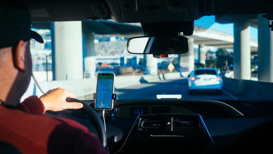 Una auditoría acusa a Uber, Cabify y Bolt de pactar precios para perjudicar a los viajeros