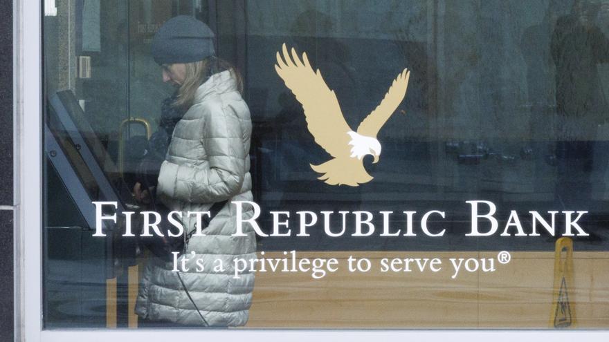 El First Republic Bank se desploma un 50% en bolsa tras publicar sus cuentas