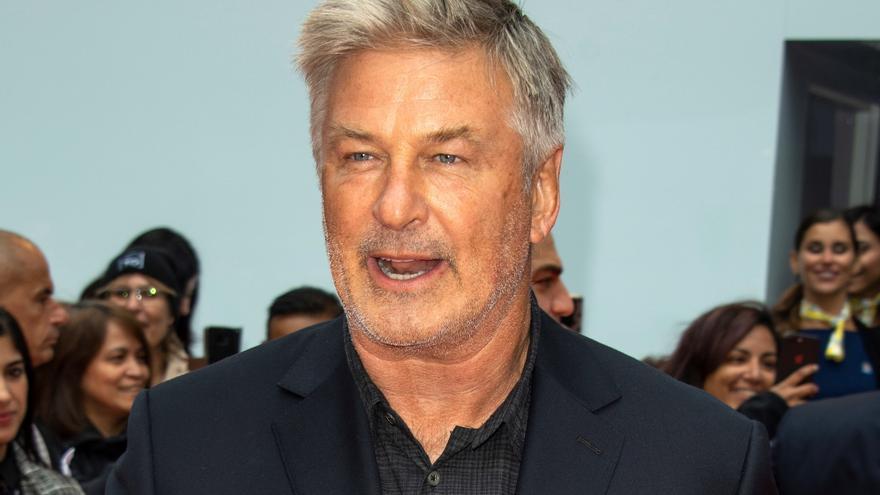 La Fiscalía retira los cargos contra Alec Baldwin por homicidio involuntario