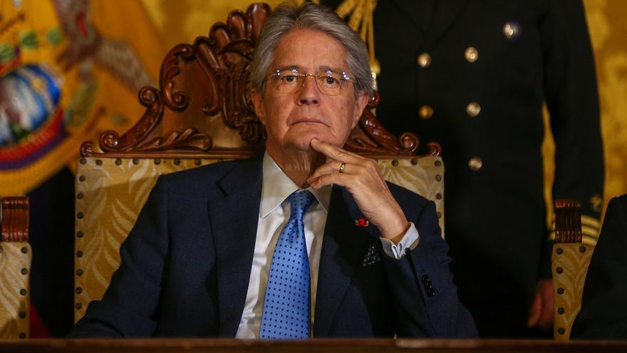 El presidente de Ecuador, el derechista Lasso, disuelve el Parlamento para evitar su destitución y logra el apoyo del Ejército
