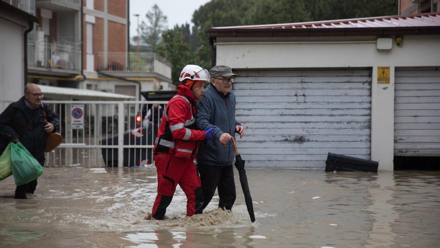 Al menos 5 muertos, miles de evacuados y enormes destrozos en las inundaciones de la región italiana Emilia Romaña