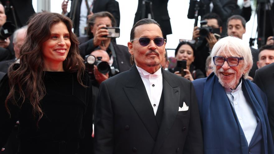 Una directora que escupe a periodistas y Johnny Depp como estrella, Cannes abre con polémica