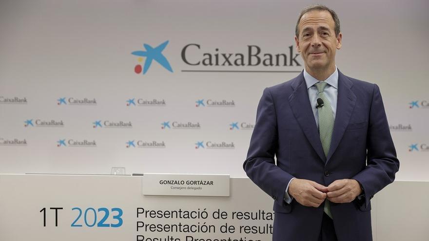 La subida de tipos dispara un 43% los ingresos por intereses de la banca en España
