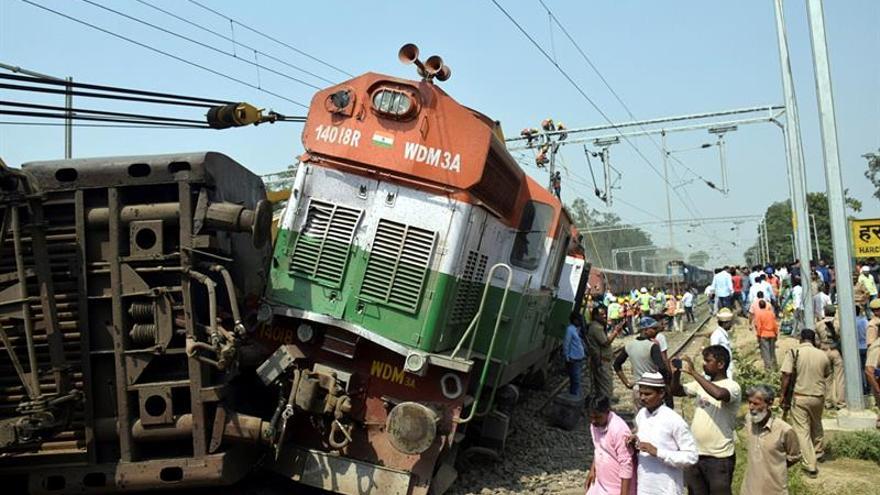 Un accidente de tren en la India deja al menos 70 muertos