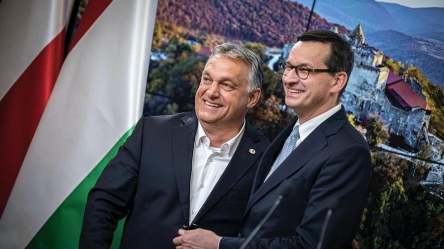 Polonia y Hungría mantienen el pulso de su deriva autoritaria pese a la presión de Bruselas y la Eurocámara