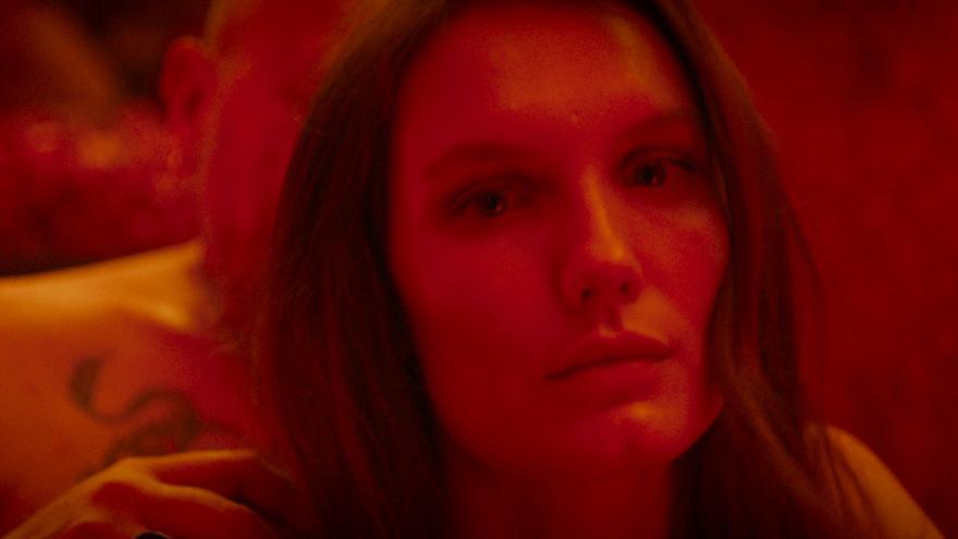 ‘La maison’, una mirada en primera persona a la prostitución que adapta el polémico libro de Emma Becker