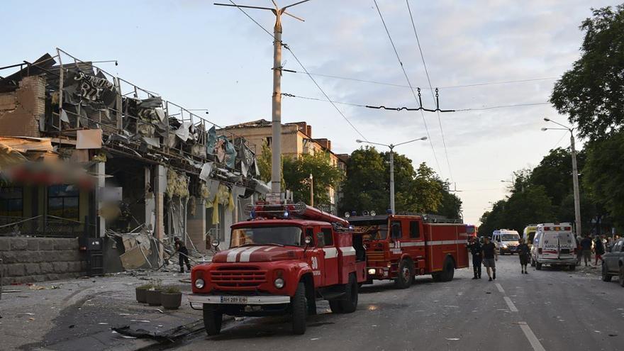 Al menos nueve muertos en el ataque ruso que golpeó una popular pizzería en Kramatorsk