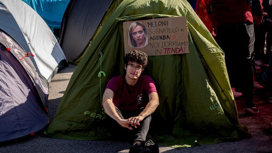 Los universitarios italianos acampan para protestar por el precio de los alquileres y la falta de recursos públicos