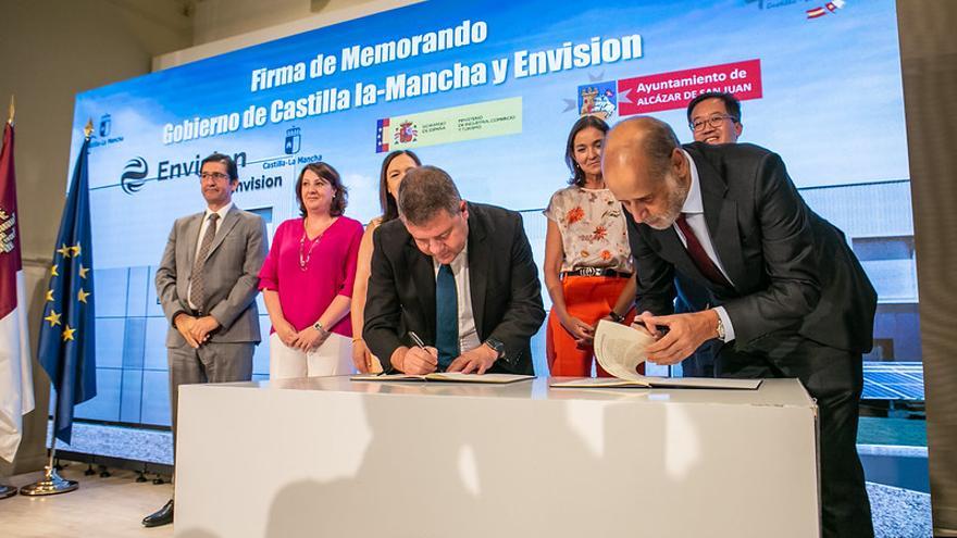 Industria concede 300 millones al megaproyecto de baterías que lidera un ex alto cargo del Gobierno