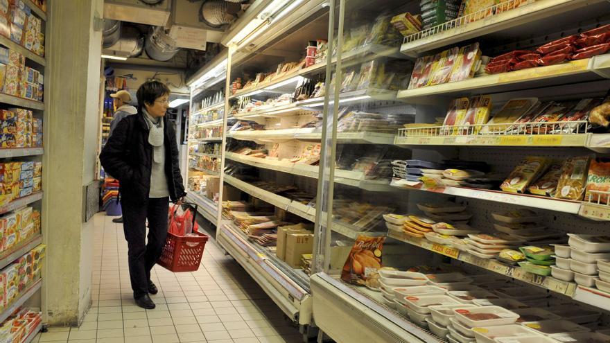 La receta de Macron contra la subida de precios: presión a supermercados e industria sin intervenir el mercado
