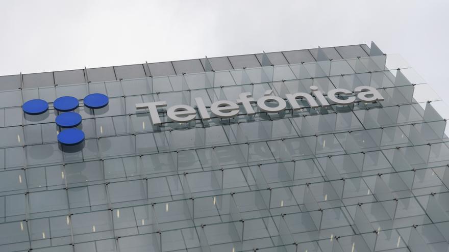 El Gobierno baraja exigir condiciones a la saudí STC para dar luz verde a su entrada en Telefónica