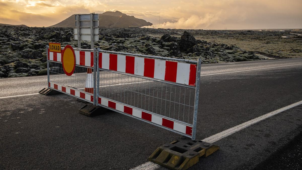 Islandia declara la situación de emergencia tras una serie de terremotos y advierte de la erupción de un volcán