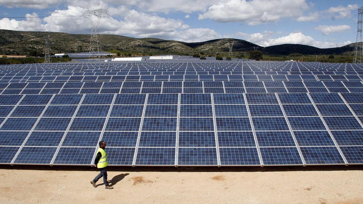 La España vaciada se mueve para que eólica, solar e hidroeléctrica contribuyan más por su impacto en el territorio