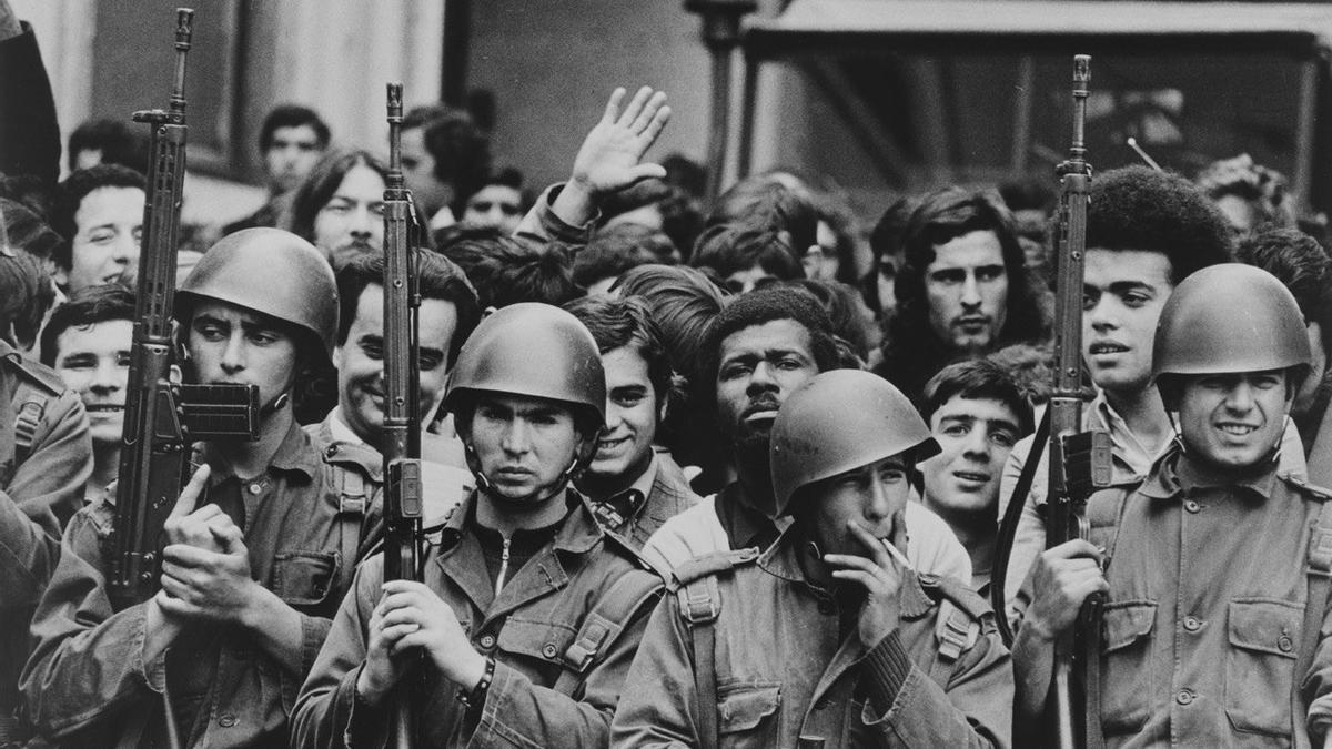Cuando la Revolución de los Claveles ya era irreversible, la dictadura seguía matando gente en Portugal