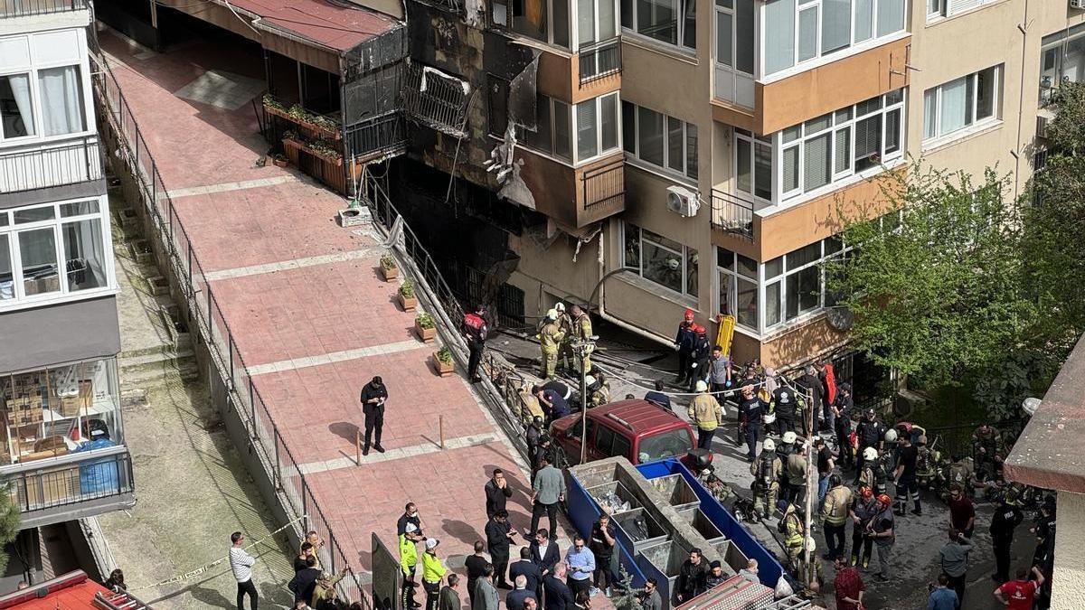 Al menos 29 muertos por un incendio en las obras de una discoteca de Estambul