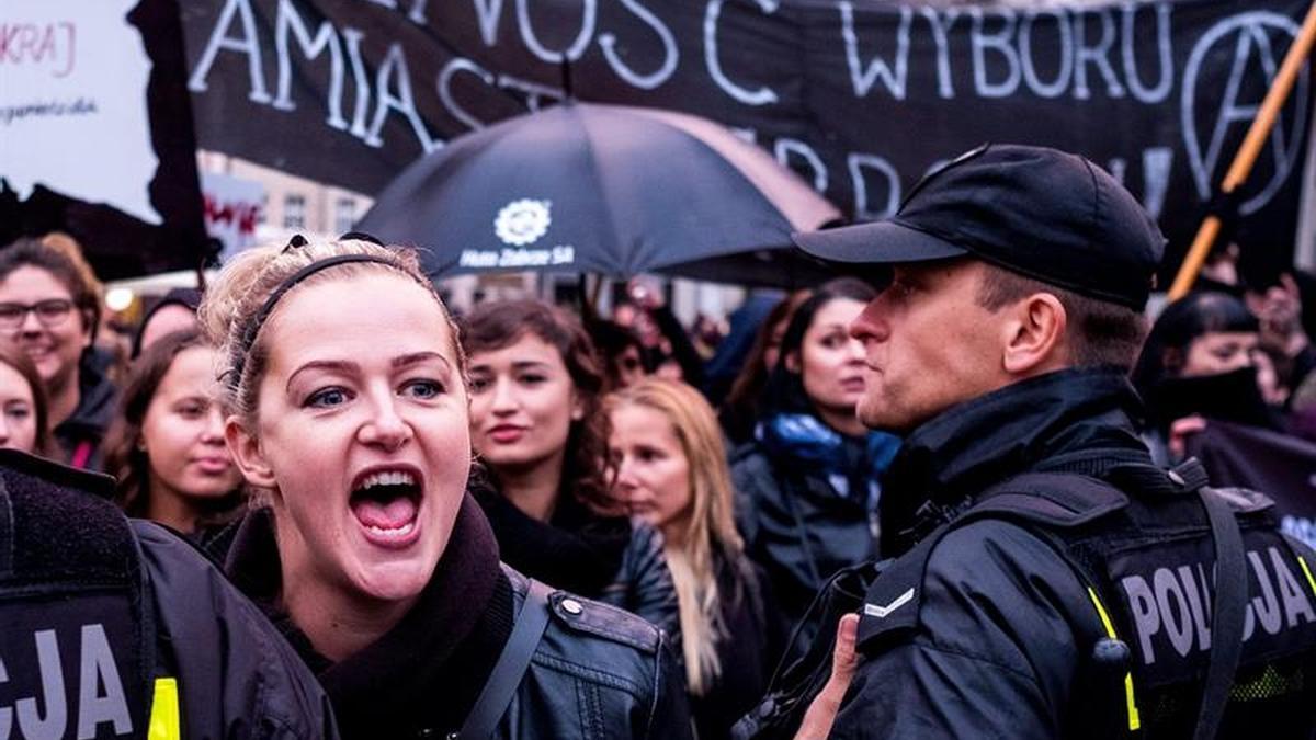 Polonia da el primer paso en el Parlamento para relajar sus estrictas leyes del aborto