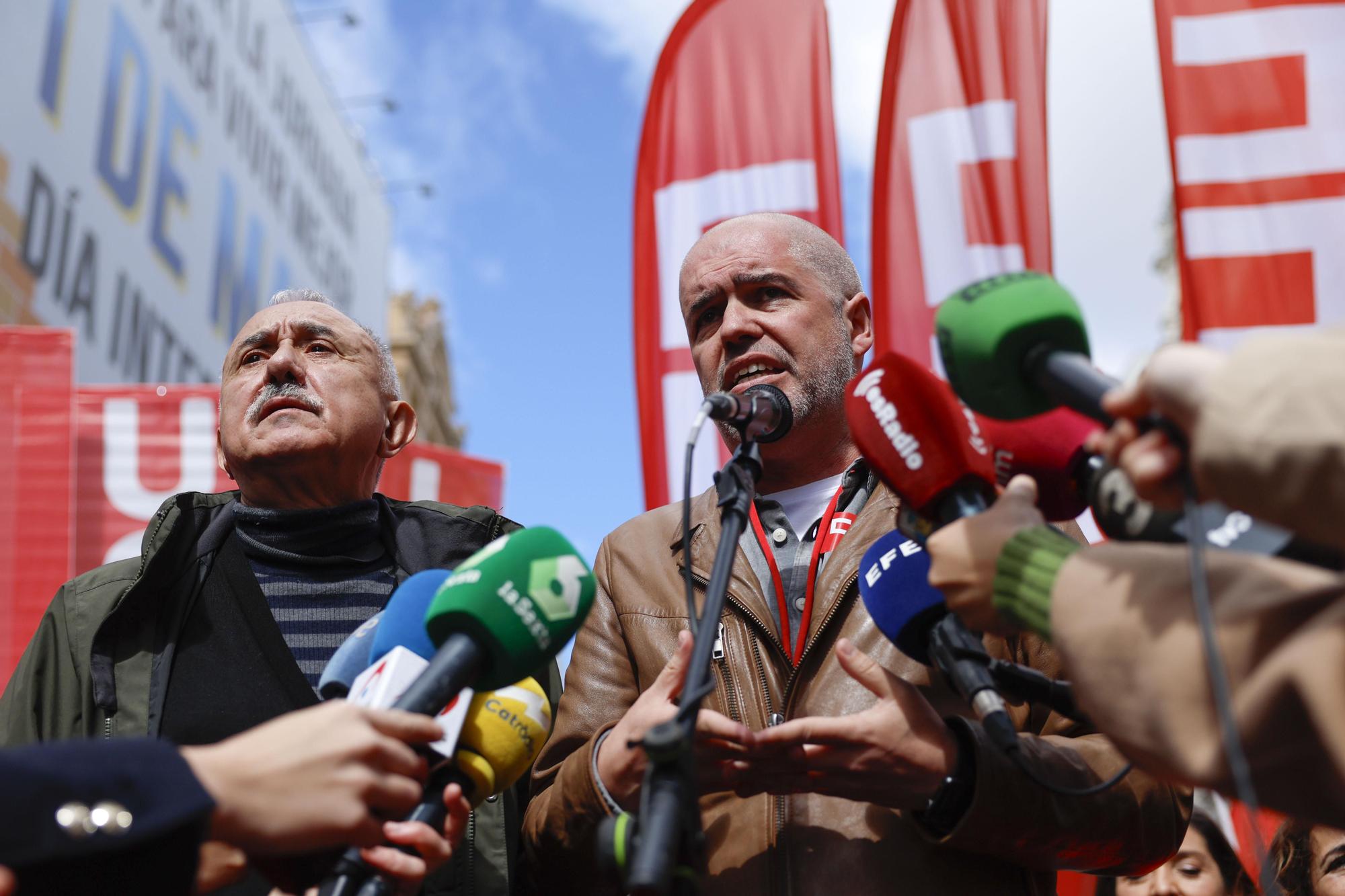 Los secretarios generales de UGT, Pepe Álvarez, y CCOO, Unai Sordo, durante la manifestación del Primero de Mayo en Madrid