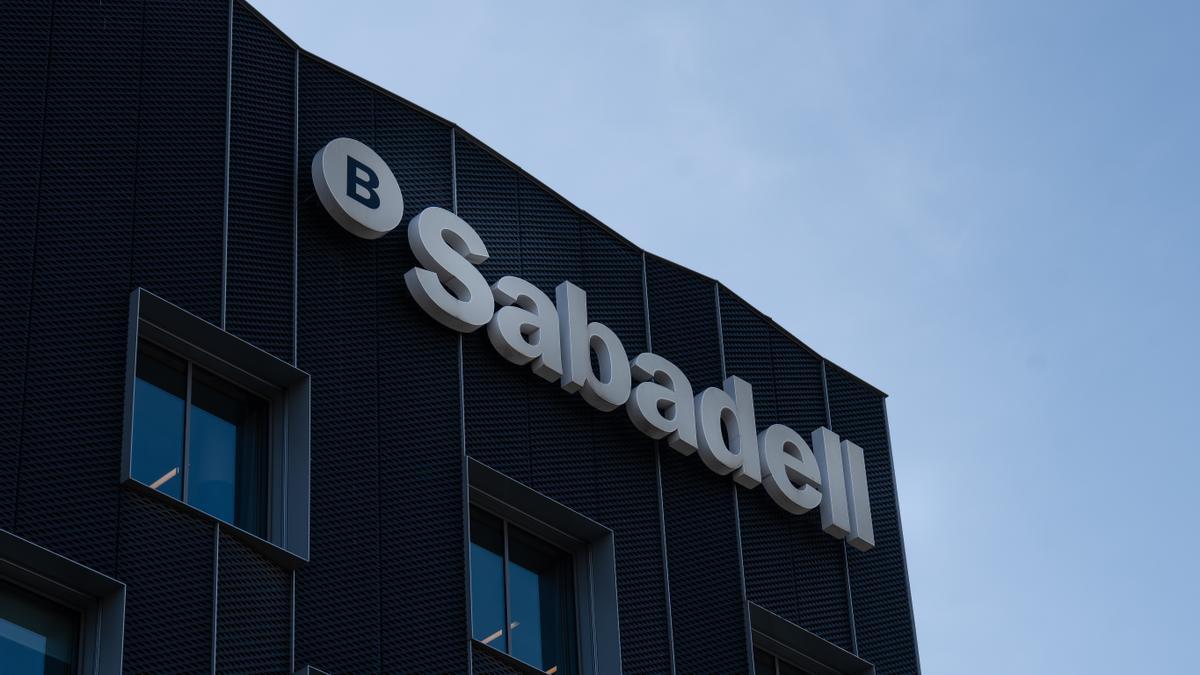 El Banco Sabadell rechaza la propuesta de fusión de BBVA