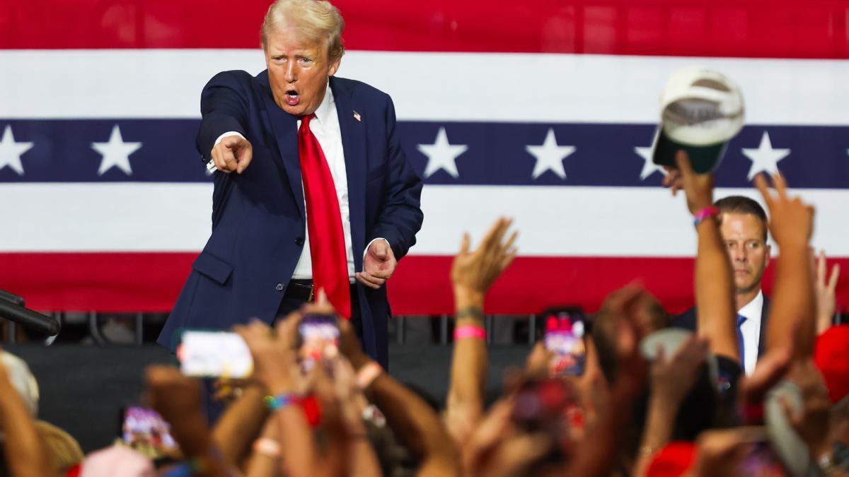 Trump dice en su primer mitin con Kamala Harris como rival que es una 