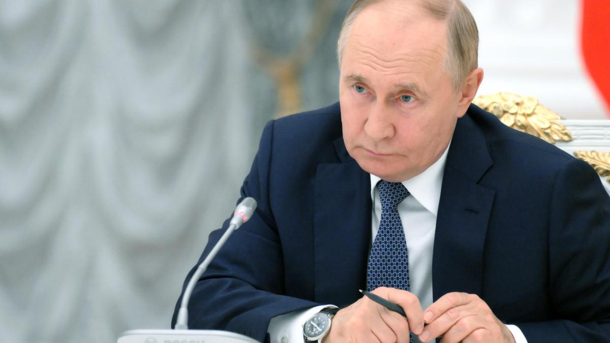 Bruselas paga a Ucrania los primeros 1.500 millones de los fondos congelados a Rusia