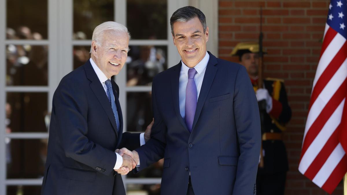 Pedro Sánchez muestra su 