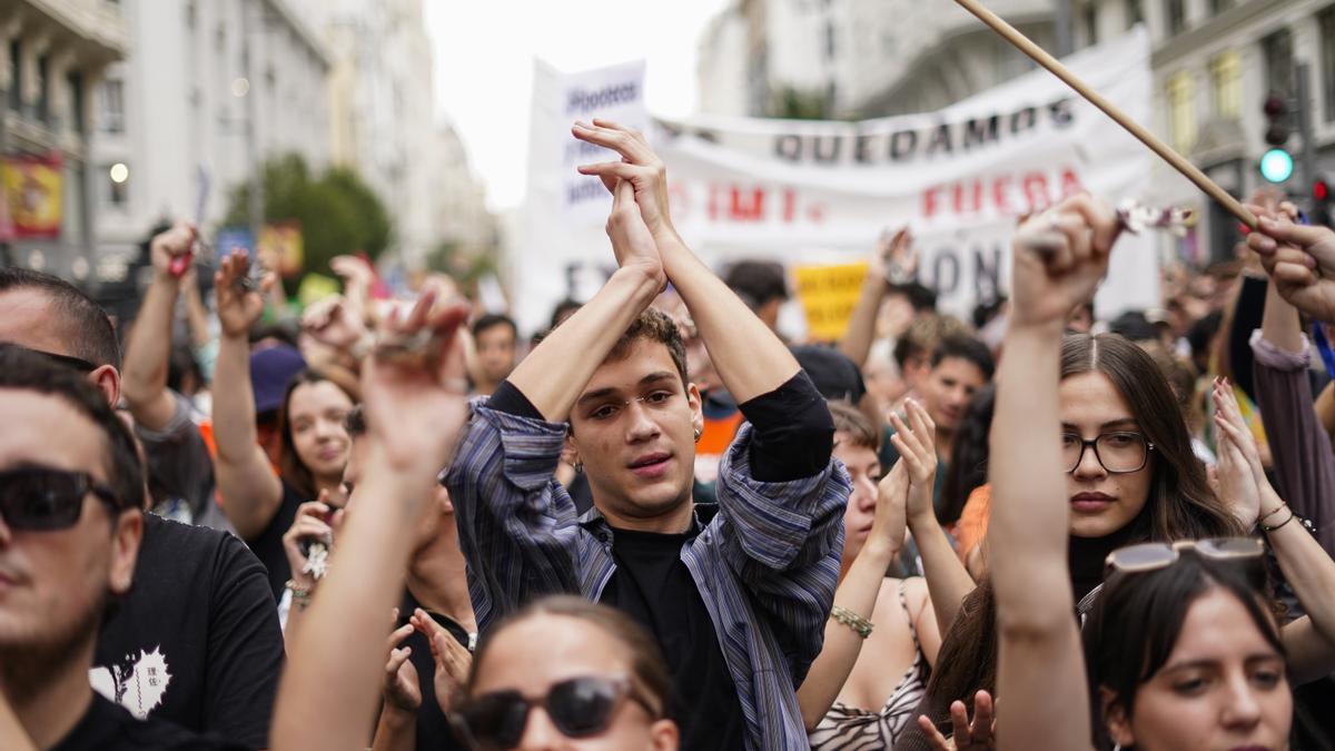 Control de alquileres, prohibición de desahucios y coto a los fondos buitre: demandas para aliviar la crisis de vivienda