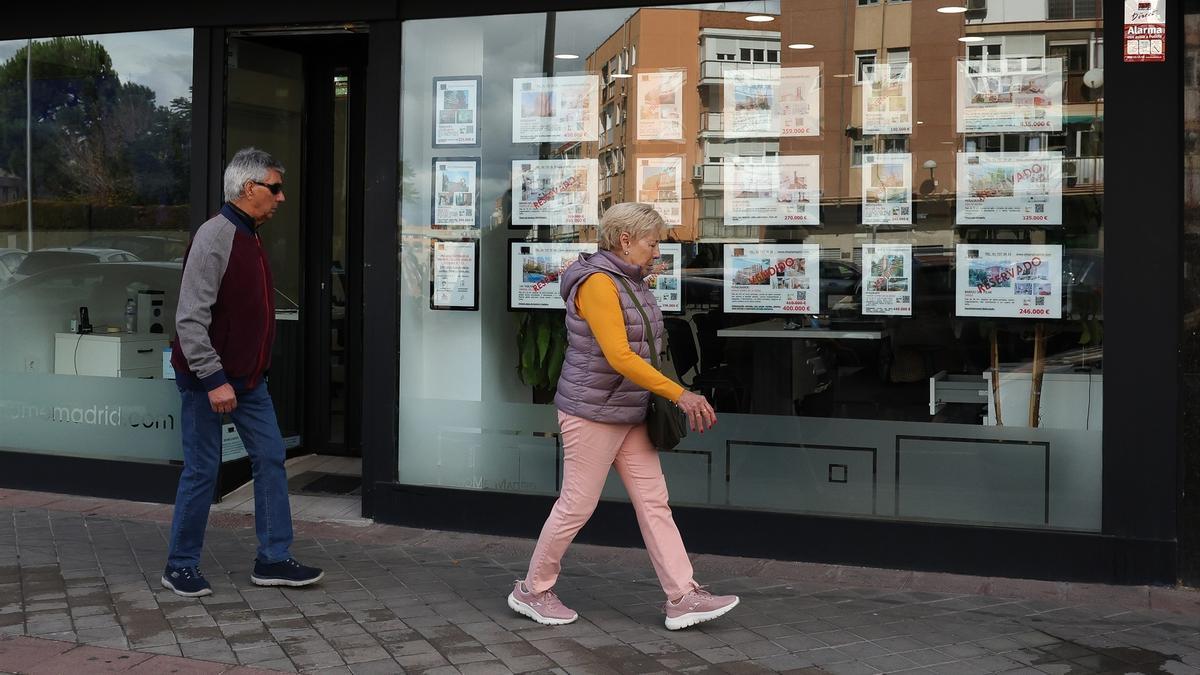 Siete caídas consecutivas: el Euríbor cierra el mes en el 2,7% y ahorra 124 euros en las hipotecas que se actualizan en noviembre