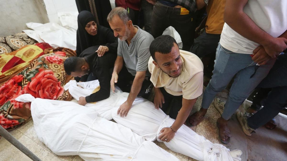 Al menos 25 muertos en un bombardeo israelí contra una vivienda en el norte de Gaza