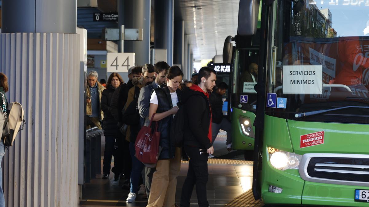 UGT y CCOO posponen la huelga de autobuses y grúas por la DANA