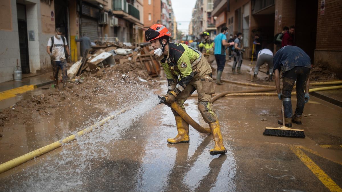 Ayudas para los afectados por la DANA: cómo solicitar, desde cuándo se pueden pedir y en qué consisten