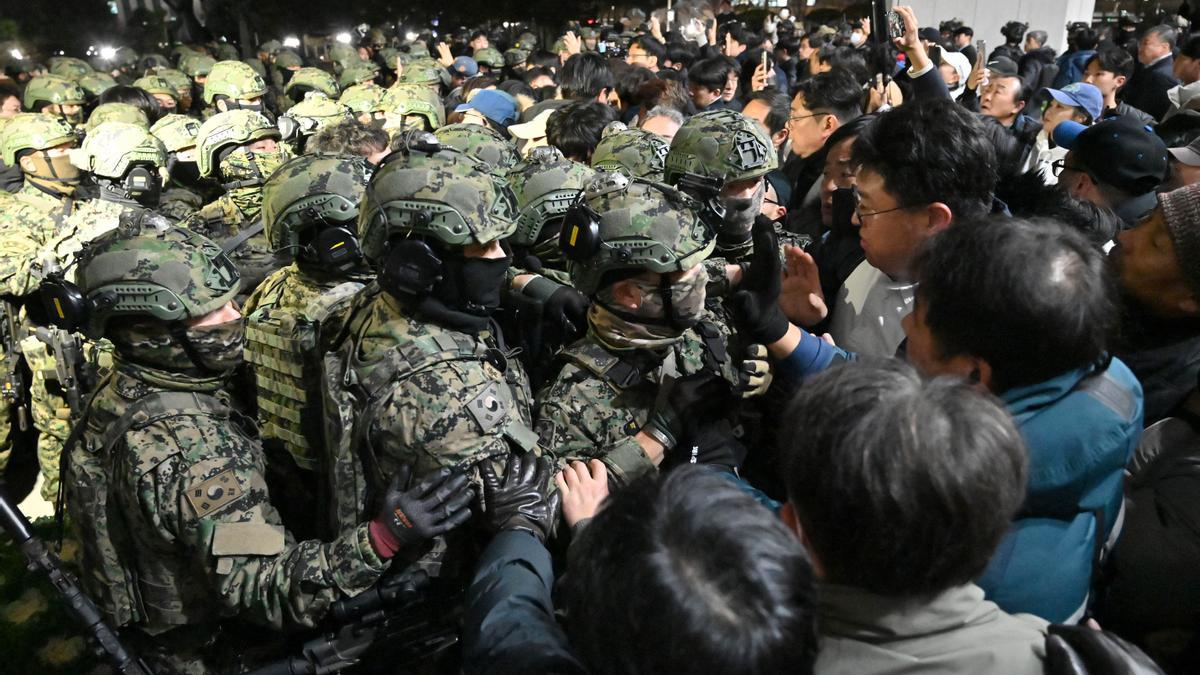 El presidente de Corea del Sur declara la ley marcial y el Parlamento se rebela