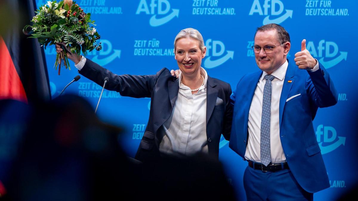 La extrema derecha alemana aprueba irá a las elecciones con la promesa de salir del euro y una defensa de la 