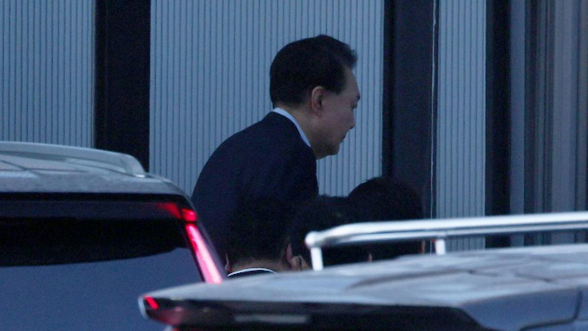 Las autoridades de Corea del Sur detienen al presidente Yoon Suk-Yeol, cesado tras declarar la ley marcial