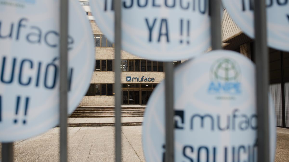 El Gobierno acepta las exigencias de las aseguradoras por Muface y aumenta la prima en un 41,2%