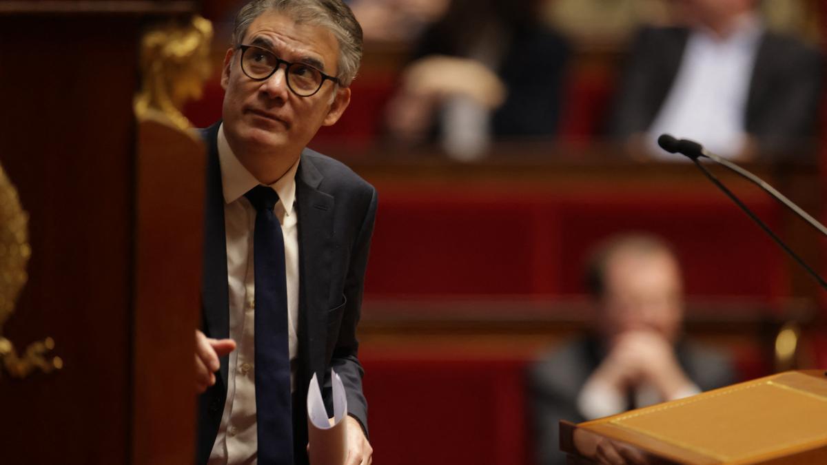El Nuevo Frente Popular francés, al borde de la ruptura tras el rechazo socialista a votar la moción de censura contra Bayrou