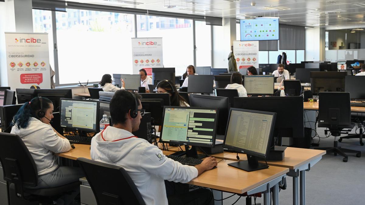 Profesionales cualificados, salarios bajos y sin antigüedad: el conflicto laboral en el Instituto Nacional de Ciberseguridad