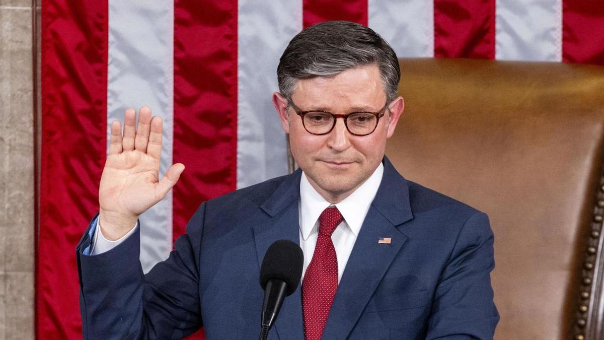 Trump sofoca la rebelión republicana y logra que Mike Johnson siga como presidente de la Cámara de Representantes