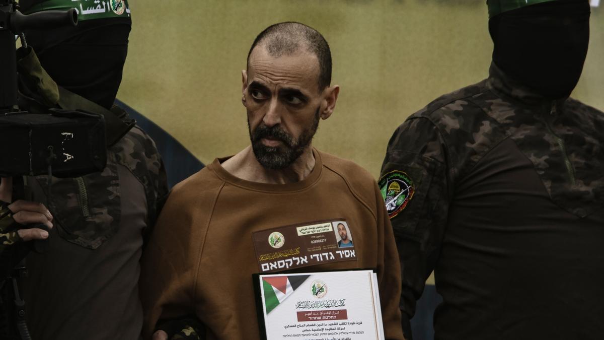 Hamás libera a otros tres rehenes en el quinto intercambio de prisioneros con Israel