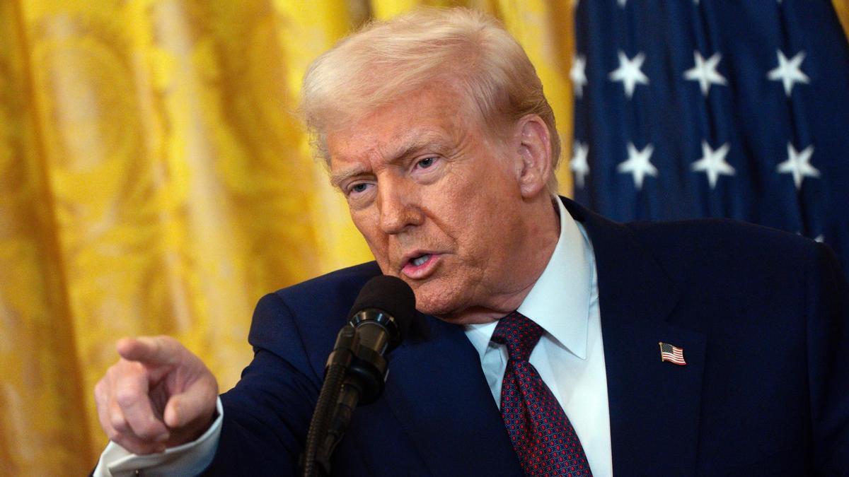 Trump bloquea los fondos públicos para centros educativos que exijan a los alumnos estar vacunados de la COVID